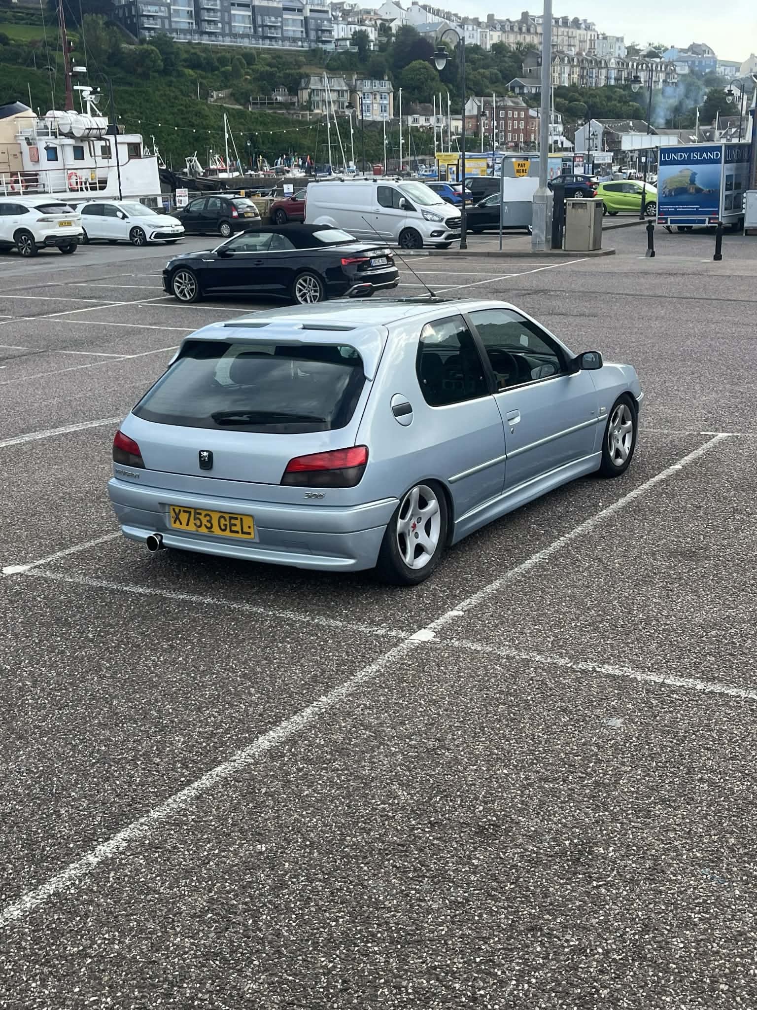 Peugeot 306 Chunky 3 Leg Roof Spoiler - Image 3