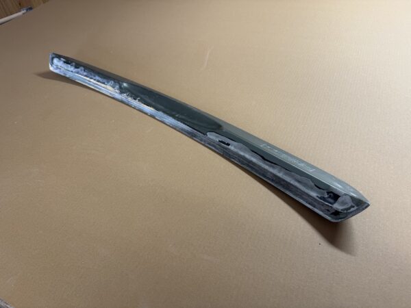 Passat B5 / B5.5 Estate Variant OEM GENUINE Votex Roof Spoiler - Image 2